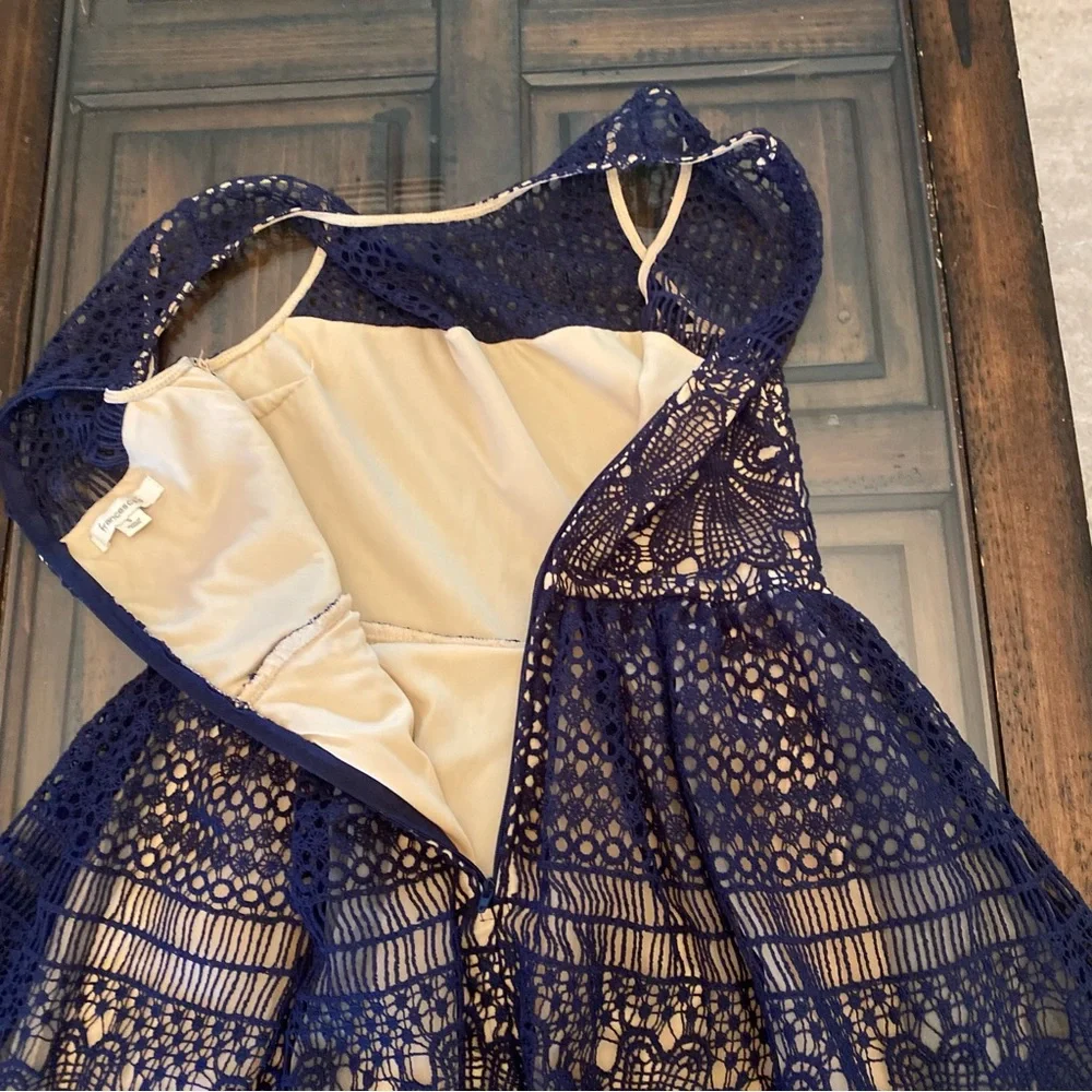 Francesca’s Navy Ivory Macrame Lace Dress size S - Picture 12 of 15